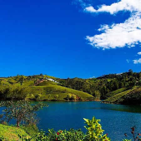 Aw Guatape Glamping Resort מראה חיצוני תמונה