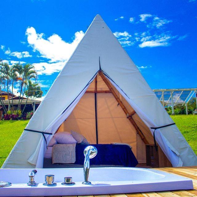Aw Guatape Glamping Resort מראה חיצוני תמונה