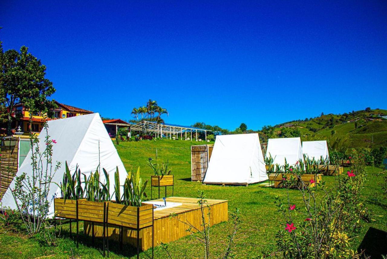 Aw Guatape Glamping Resort מראה חיצוני תמונה