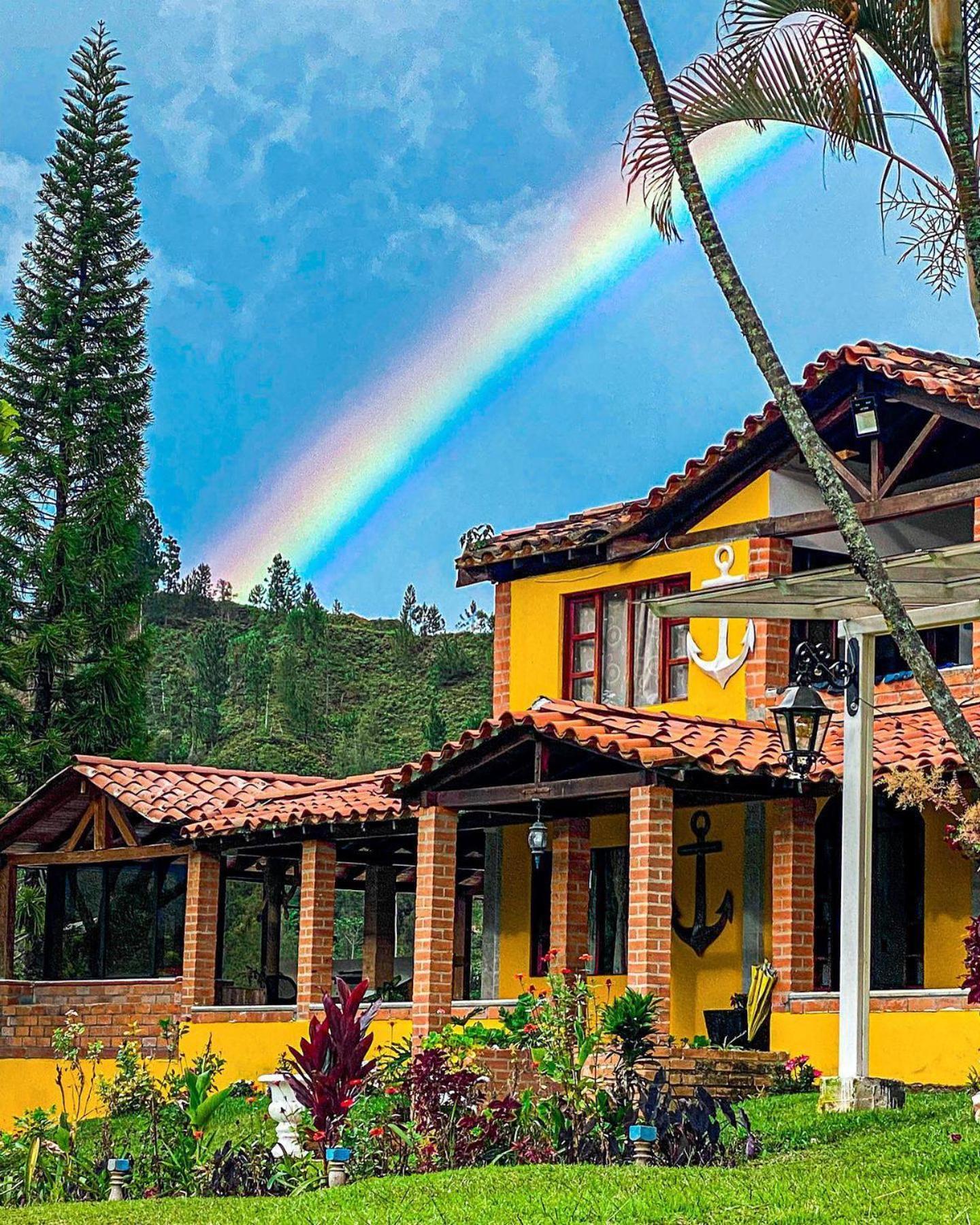 Aw Guatape Glamping Resort מראה חיצוני תמונה