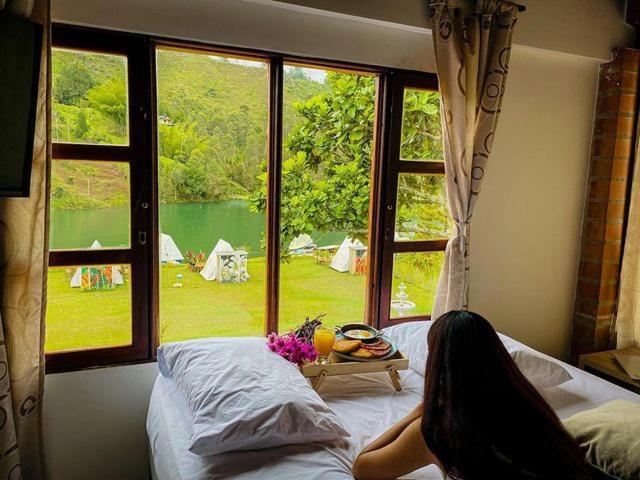 Aw Guatape Glamping Resort מראה חיצוני תמונה