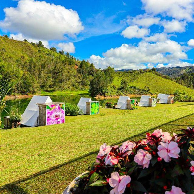 Aw Guatape Glamping Resort מראה חיצוני תמונה