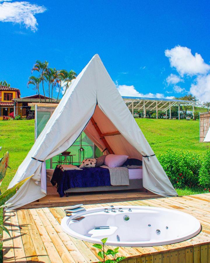 Aw Guatape Glamping Resort מראה חיצוני תמונה